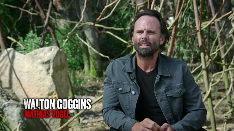 File:TombRaider2018-BTS-WaltonGoggins.jpg